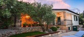 Villa Lipa with Hot Whirlpool