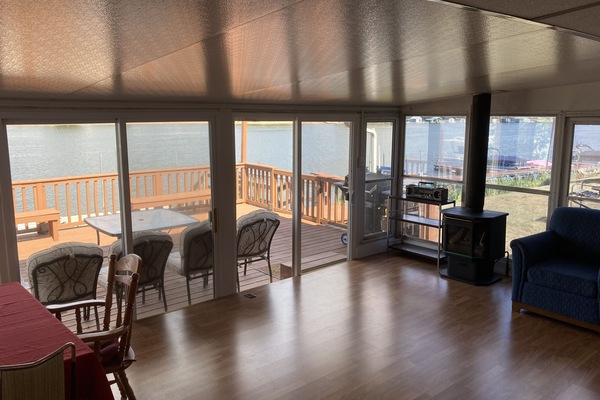 Televisor intel·ligent, videojocs, llibres i estèreo