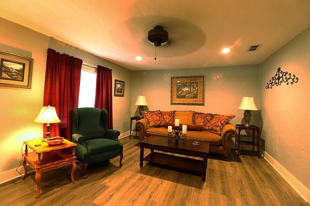 Perfect for transitioning from old home to new home, traveling nurses, students.