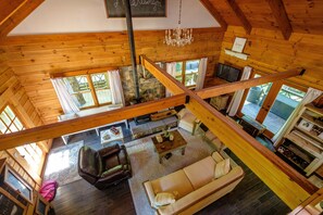 Smart TV, fireplace, video games, computer monitors - Cabin By The Creek! Inground Pool! Spa! (Dayton)