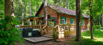 Cabin By The Creek! Inground Pool! Spa!