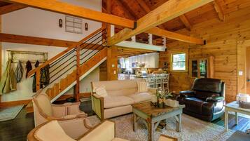 Smart TV, chimenea, videojuegos y monitor de computadora