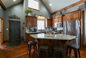 House (Cedar Crest Lodge - Resort Amenities ) | Private kitchen - Cedar Crest Lodge (Hollister)