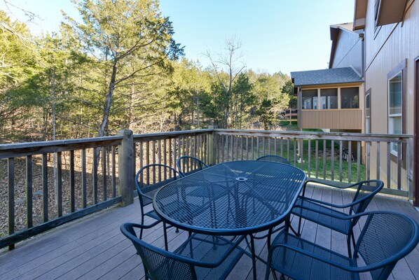 House (Cedar Crest Lodge - Resort Amenities ) | Balcony - Cedar Crest Lodge (Hollister)