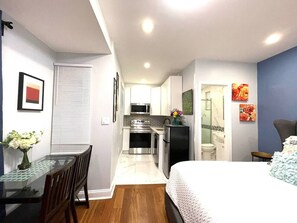 Desk, iron/ironing board, WiFi, bed sheets