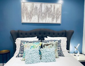 Desk, iron/ironing board, WiFi, bed sheets - Downtown City Hall close by Kimmel Center Suite (Philadelphia)