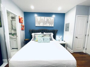 Desk, iron/ironing board, WiFi, bed sheets - Downtown City Hall close by Kimmel Center Suite (Philadelphia)