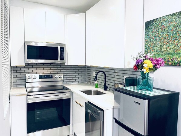 Fridge, microwave, oven, stovetop