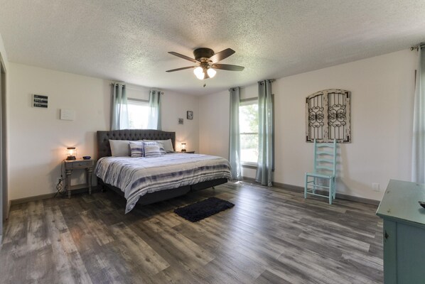 Rumah (Country Classic - 15min to downtown -) | 3 kamar tidur