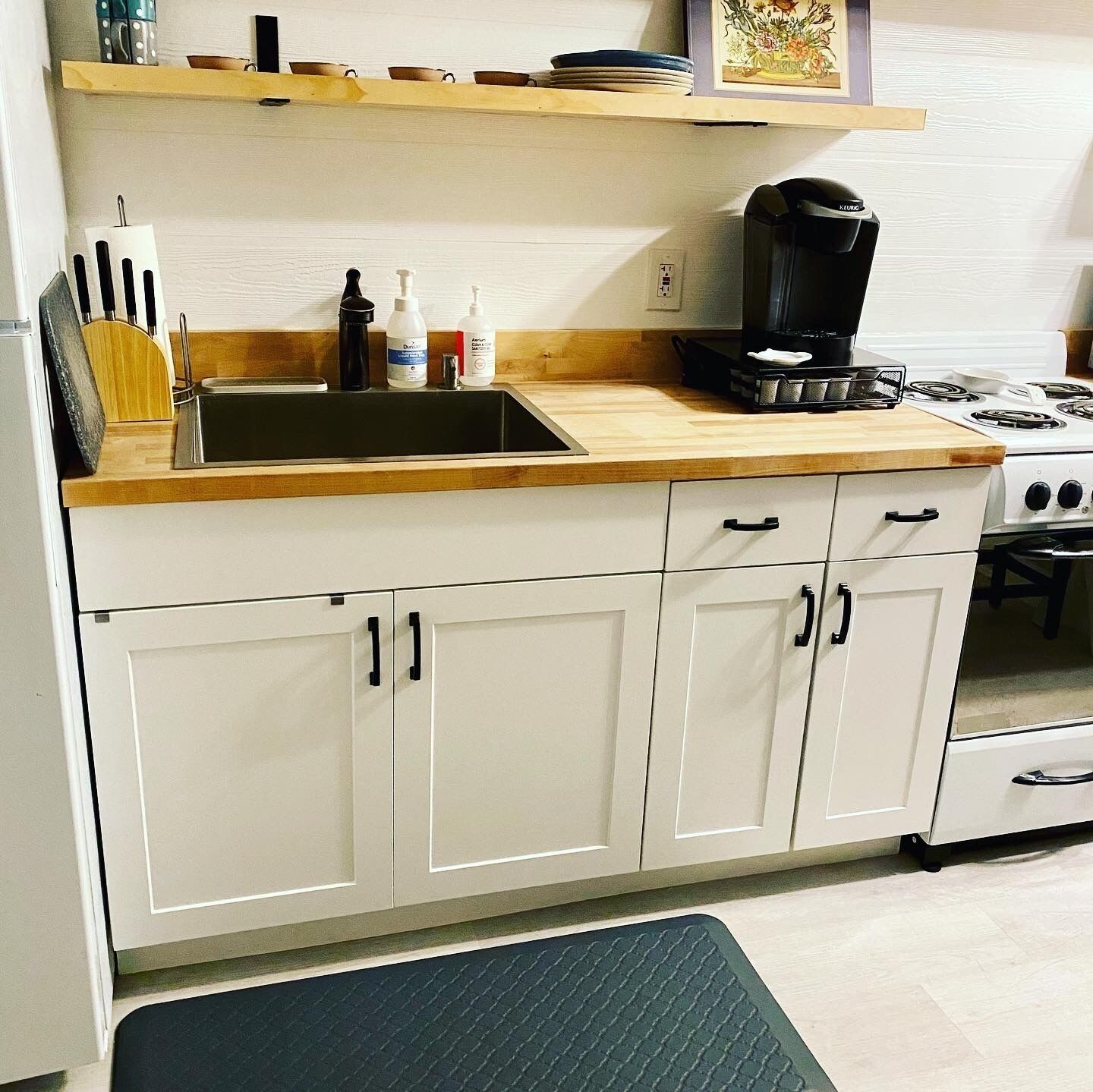 Studio apt. /W Beach walking distance.