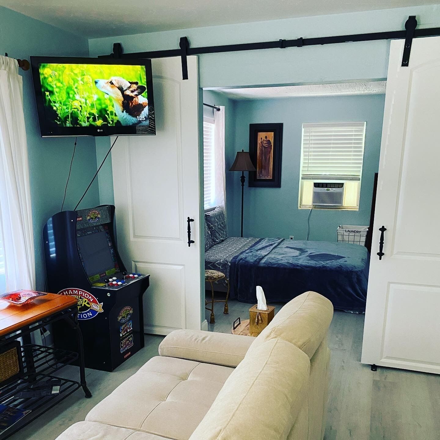 Studio apt. /W Beach walking distance.