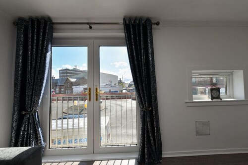 Mews House - Centrally Located Spacious Maisonette Apartment Walking Distance From Ayr Beach