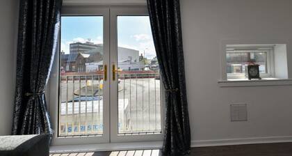 Mews House - Centrally Located Spacious Maisonette Apartment Walking Distance From Ayr Beach