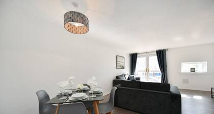 Mews House - Centrally Located Spacious Maisonette Apartment Walking Distance From Ayr Beach