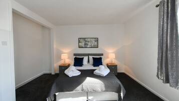 2 chambres, fer et planche à repasser, Wi-Fi gratuit, draps fournis