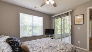 Condo (Stay-A-While - Private Screened Porch) | 2 chambres, accès au Wi-Fi (inclus)