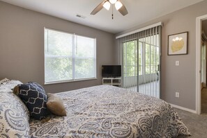 Condo (Stay-A-While - Private Screened Porch) | 2 bedrooms, free WiFi - Stay A While (Branson)