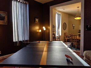 House (BROADWAY LOFT - SLEEPS 14+ - 3min to )