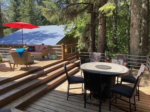 Mt. Adair Room at Bell In The Woods B&B ( Queen/ Main Floor) Max 2ppl