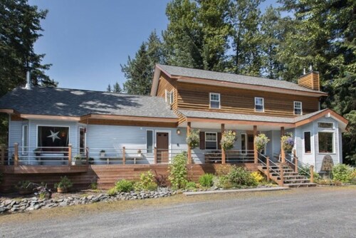Mt. Adair Room at Bell In The Woods B&B ( Queen/ Main Floor) Max 2ppl
