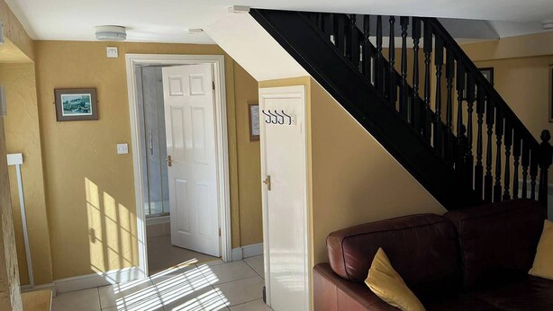 Interior - Rain Hill Cottage - Sleeps 4, Parking & Pets Ok (Louth)