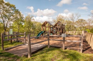 House (Coyote Cabin - EXCELLENT Location - 6) | Children's area