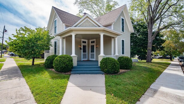 House (OZARK MAGNOLIA" - BUILT CIRCA 1877! -) | Exterior - Ozaaark Magnolia (Ozark)