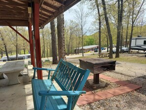 Cottage (Connie's Camp - 2014 Coachman W/bunkh) | Balcony