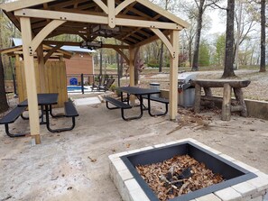 Cottage (Connie's Camp - 2014 Coachman W/bunkh) | Property grounds
