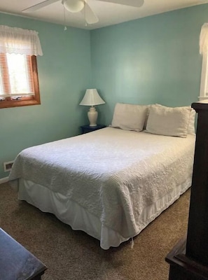 3 bedrooms, iron/ironing board, free WiFi, bed sheets
