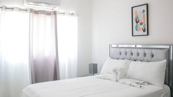 3 slaapkamers, een kluis op de kamer, een bureau, geluiddichte muren