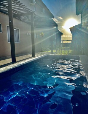 Piscina interna, piscina externa