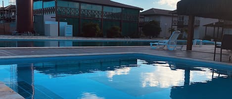 Innenpool, Außenpool