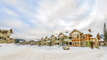 Condo, 2 Bedrooms | Exterior