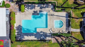 Beheizter Pool