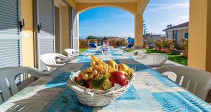 Villa Mimosa: Villa zur exklusiven Nutzung, Garten, Grill, 3 Schlafzimmer und 3 Badezimmer, fur 8