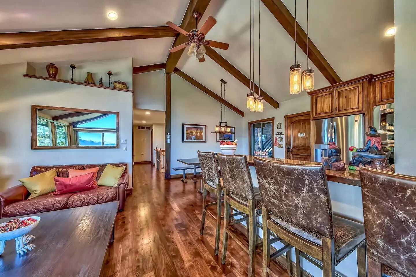 Renovated Luxury Lake View Home - new decor/hot tub/pool table/central location