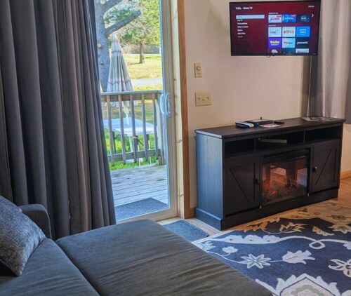 Cozy Farm Stay Near Keuka Lake / No Cleaning Fee / Pet Friendly / Wi-Fi + More!