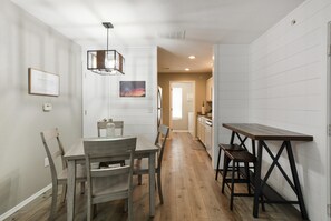 Condo (CityScape - Premier Condo -VIEWS - Up) | Private kitchen