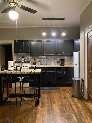 Fridge, microwave, oven, coffee/tea maker