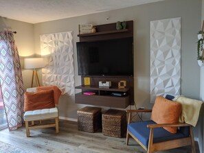 Huoneisto (StoryDays -FuN - Relaxing - GREAT VIE) | Olohuone | Televisio