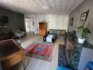 TV, books, stereo, offices