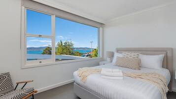 4 bedrooms, travel cot, free WiFi, bed sheets