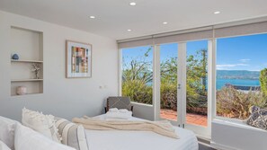 4 bedrooms, travel cot, free WiFi, bed sheets