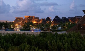 Pool - THE GRAND MAYAN MASTER ROOM (Riviera Maya)