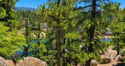 Boulder Bear - Secluded, Beautiful Views, Fireplace, Barbecue
