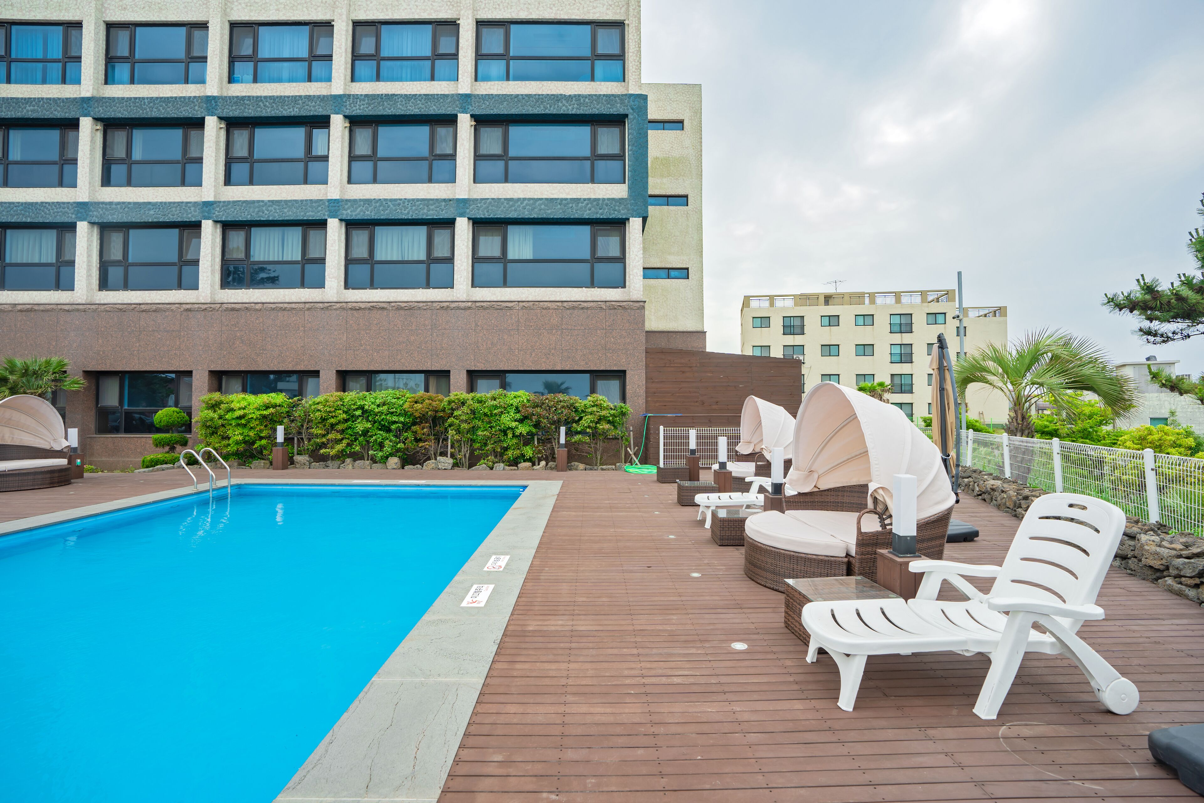 seasonal outdoor pool, open noon to 6:00 pm, pool loungers