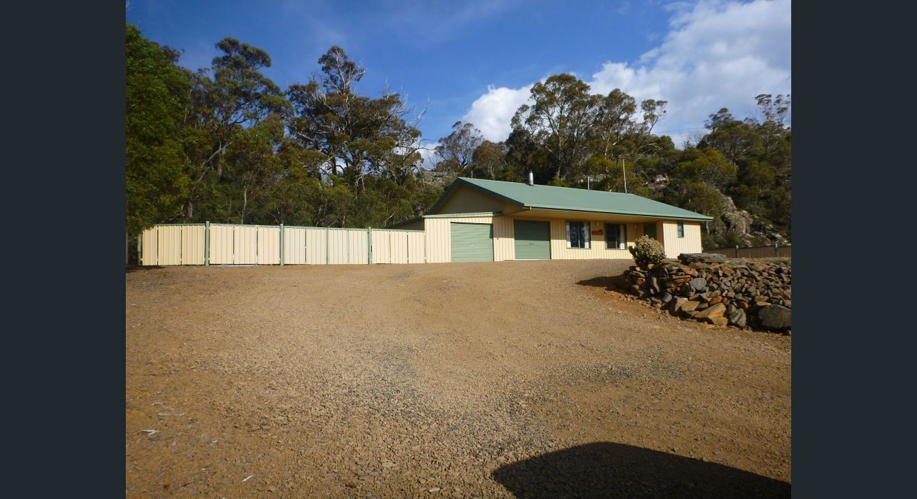 Lakefront Retreat with Aurora Views — image 8