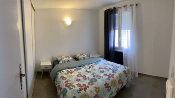 1 quarto, quartos à prova de som, Wi-Fi de cortesia, roupa de cama