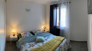 1 chambre, chambres insonorisées, Wi-Fi gratuit, draps fournis